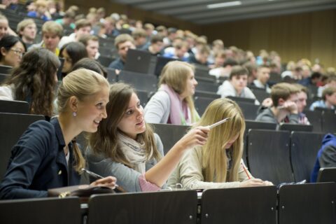 Zum Artikel "Erstsemester-Einführungen zum Semesterstart"